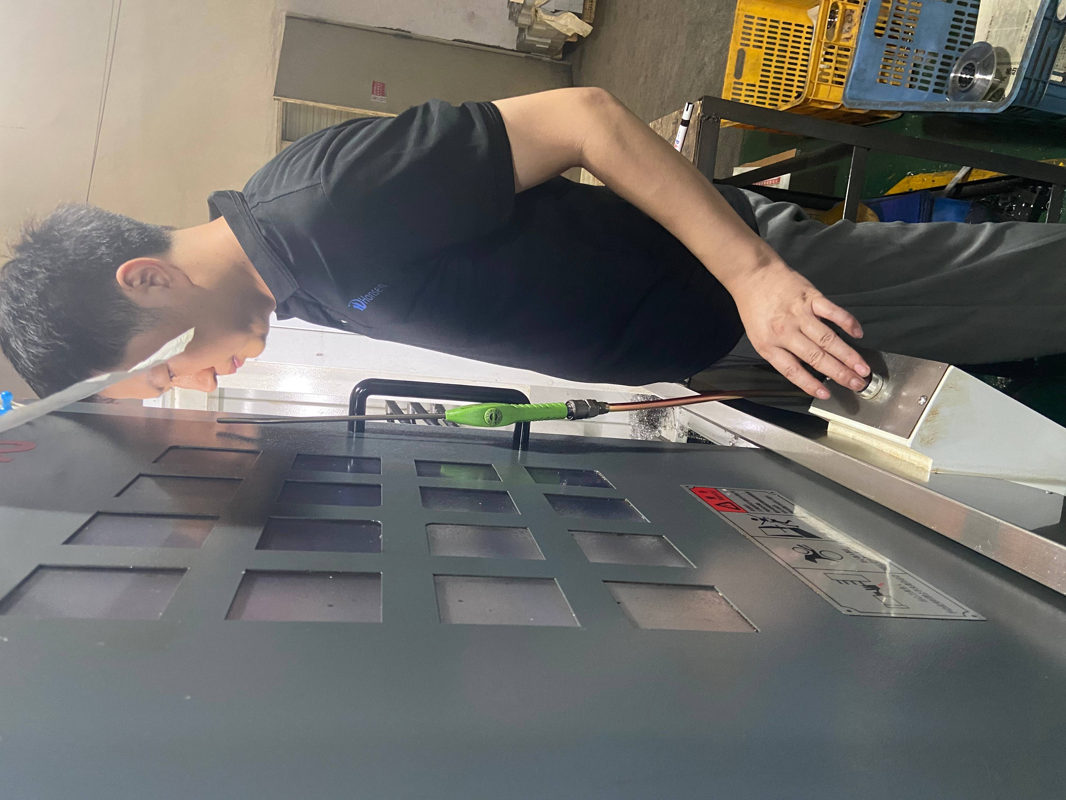 CNC Machining,CNC milling,CNC turning(1).jpg